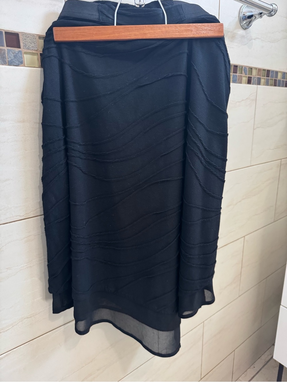Simply Vera Vera Wang Black Textured Wave Midi Skirt